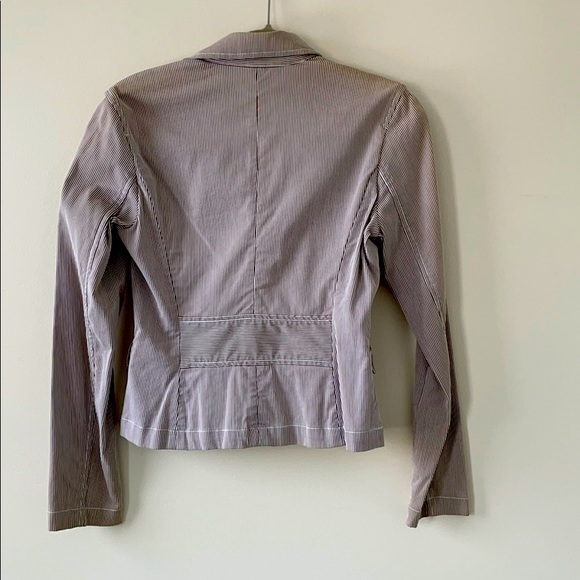 Jacob Blazer - Picture 3 of 5